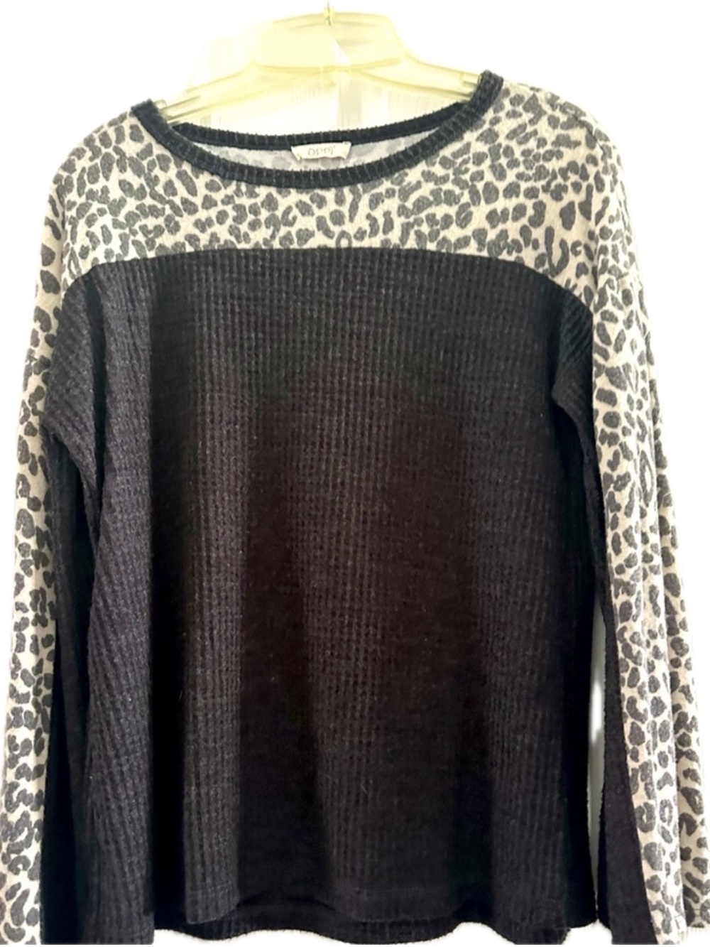 black, great leopard print waffle top . never worn . soft. from buckle